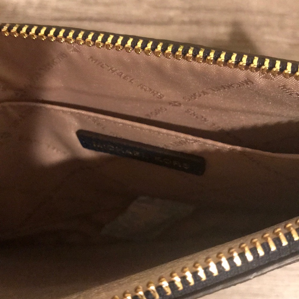 Michael Kors Leather Clutch (host pick 🎊🎉) - Picture 5 of 5